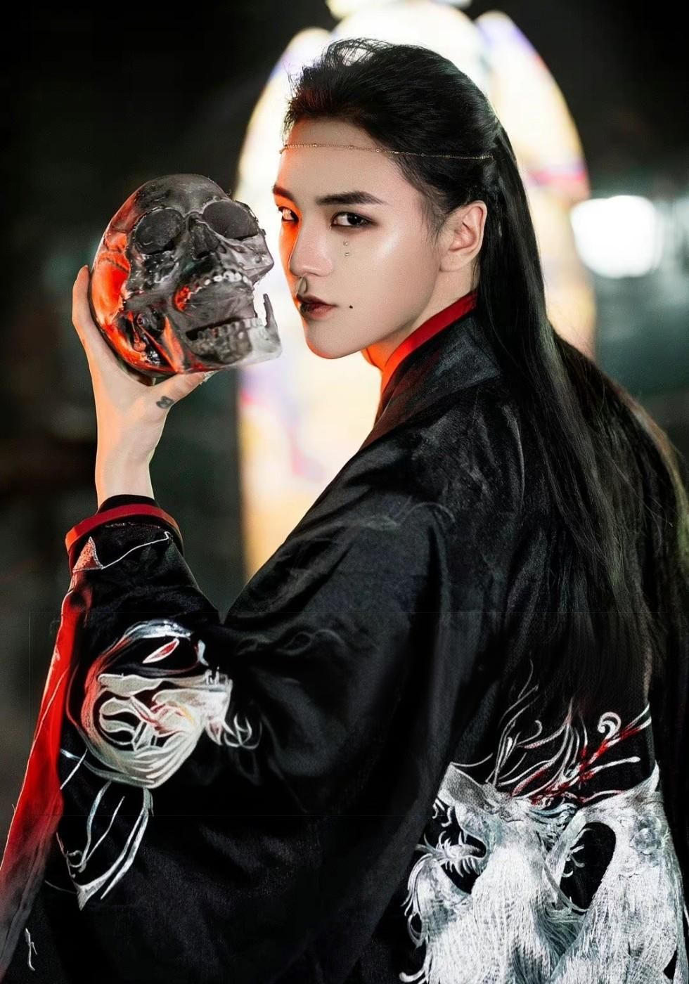 Aditya, Penguasa Vampirku